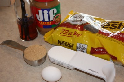 emerils flourless pb cookies 1