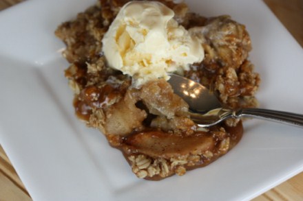 caramel apple crisp
