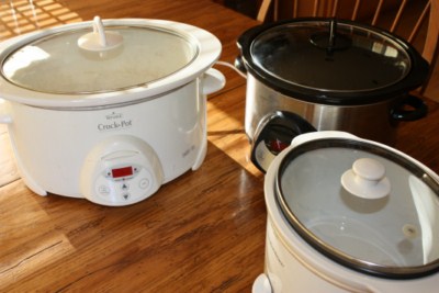 https://www.lynnskitchenadventures.com/wp-content/uploads/2010/02/3-crockpots.jpg