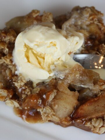 Caramel Apple Crisp