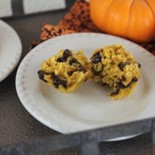 Baked Chocolate Chip Pumpkin Oatmeal Muffins