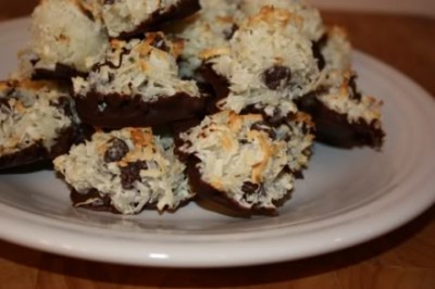 coconut chocolate macaroon cookies