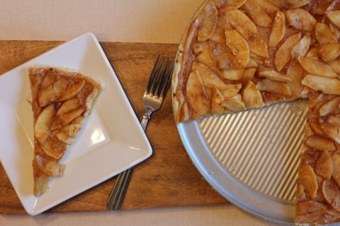 Caramel Apple Pizza from LynnsKitchenAdventures.com