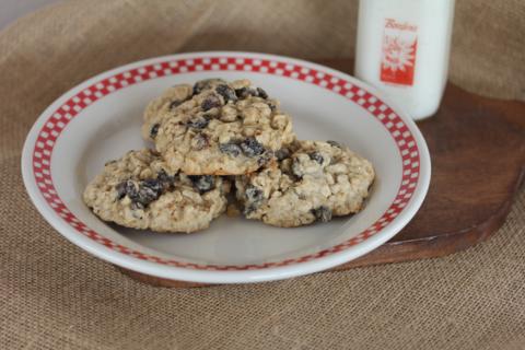 Gluten Free Oatmeal Raisin Cookies from LynnsKitchenAdventures.com