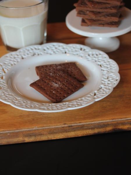 gluten free chocolate graham crackers-