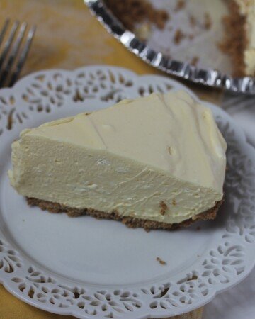 Mom's Creamy Lemon Pie