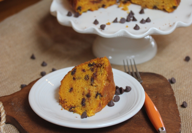 Easy Chocolate Chip Pumpkin Bundt Cake_