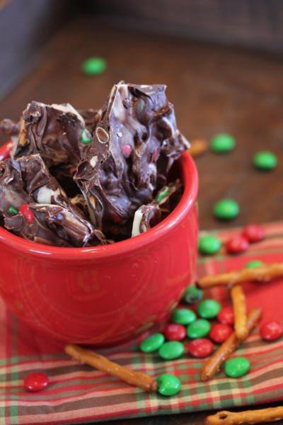 candy bar pretzel bark_