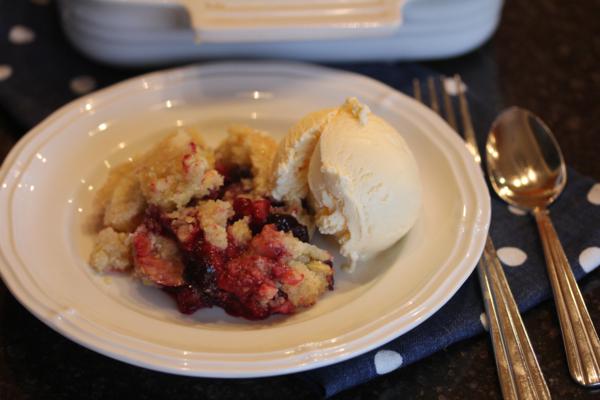 Easy Berry Cobbler