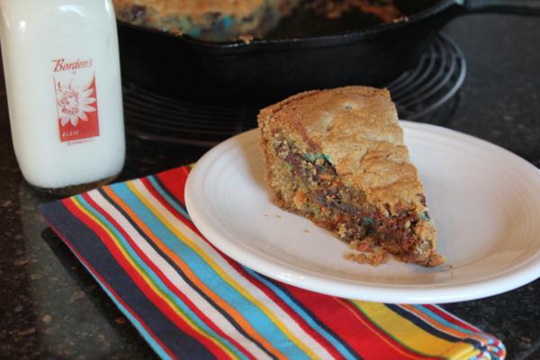 Giant Cookie In a Cast Iron Skillet-