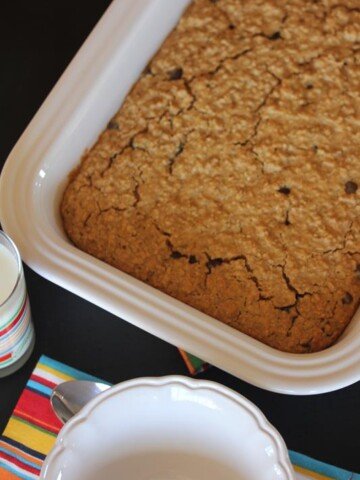 Peanut Butter Chocolate Chip Baked Oatmeal