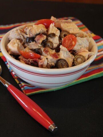 Chicken Salad with Tomatoes and Bacon