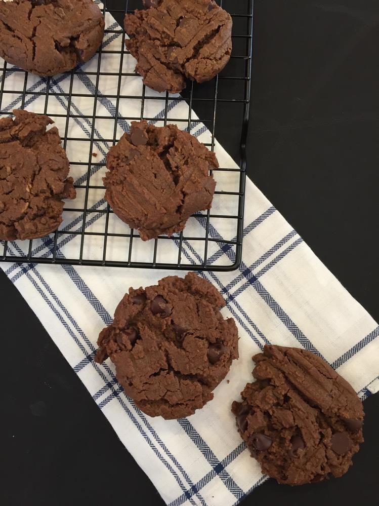 Double Chocolate Flourless Peanut Butter Cookies - Lynn's Kitchen ...