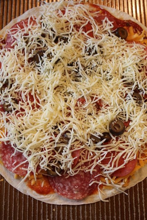 Quick and Easy Tortilla Pizza - Lynn&amp;#39;s Kitchen Adventures