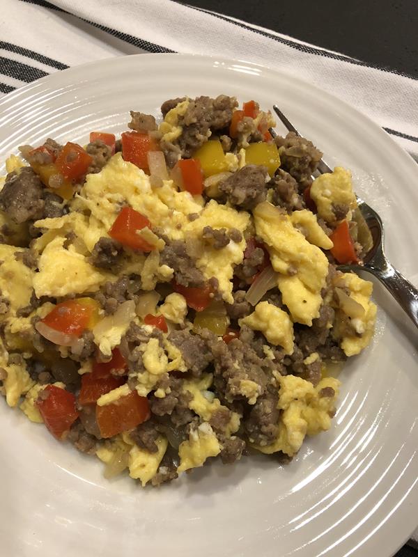 Scrambled Eggs with Sausage and Vegetables 