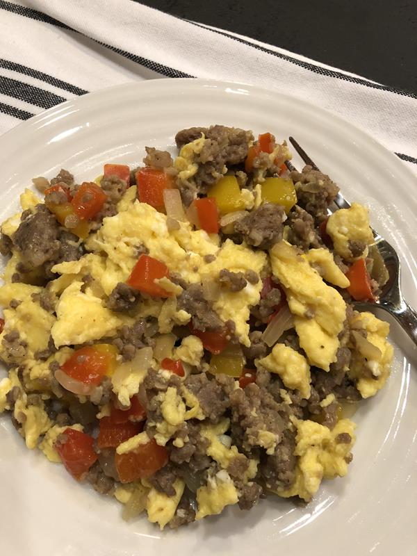 Scrambled Eggs with Sausage and Vegetables 