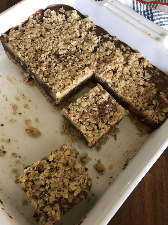 No Bake Chocolate Oat Bars 