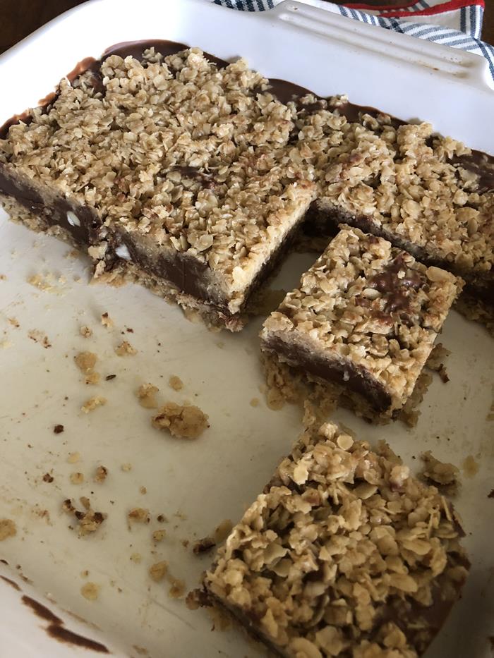 No Bake Chocolate Oat Bars 