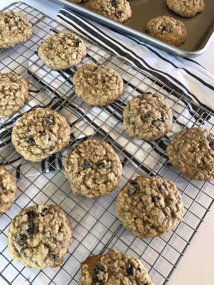 Chewy Gluten Free Oatmeal Raisin Cookies