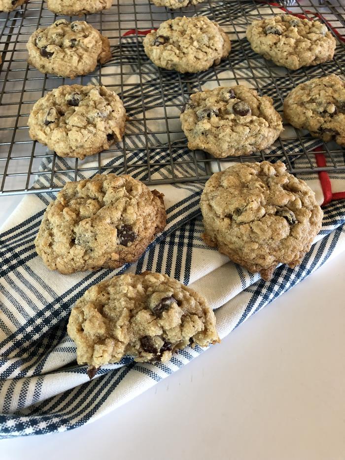 Chewy Gluten Free Chocolate Chip Oatmeal Cookies Lynn's Kitchen