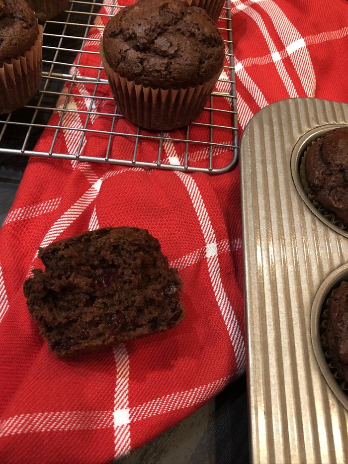 Muffins with Leftover Cranberry Sauce 
