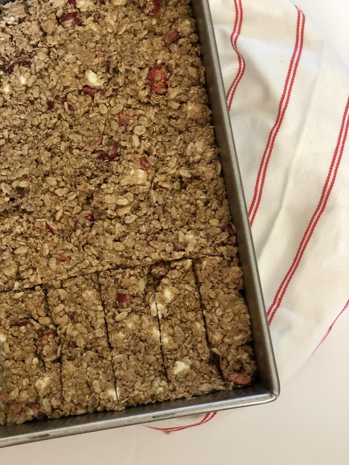 White Chocolate Berry Granola Bar