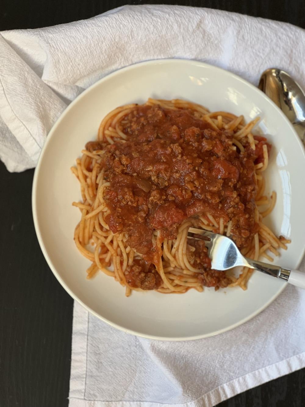 How to make the SIMPLEST spaghetti bolognese recipe at home